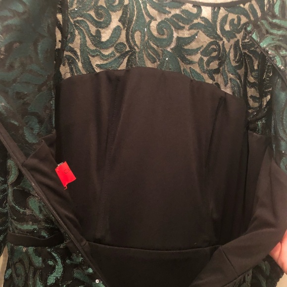 Dillard’s Long Sleeve Mermaid Prom or Gala Gown - Picture 7 of 8